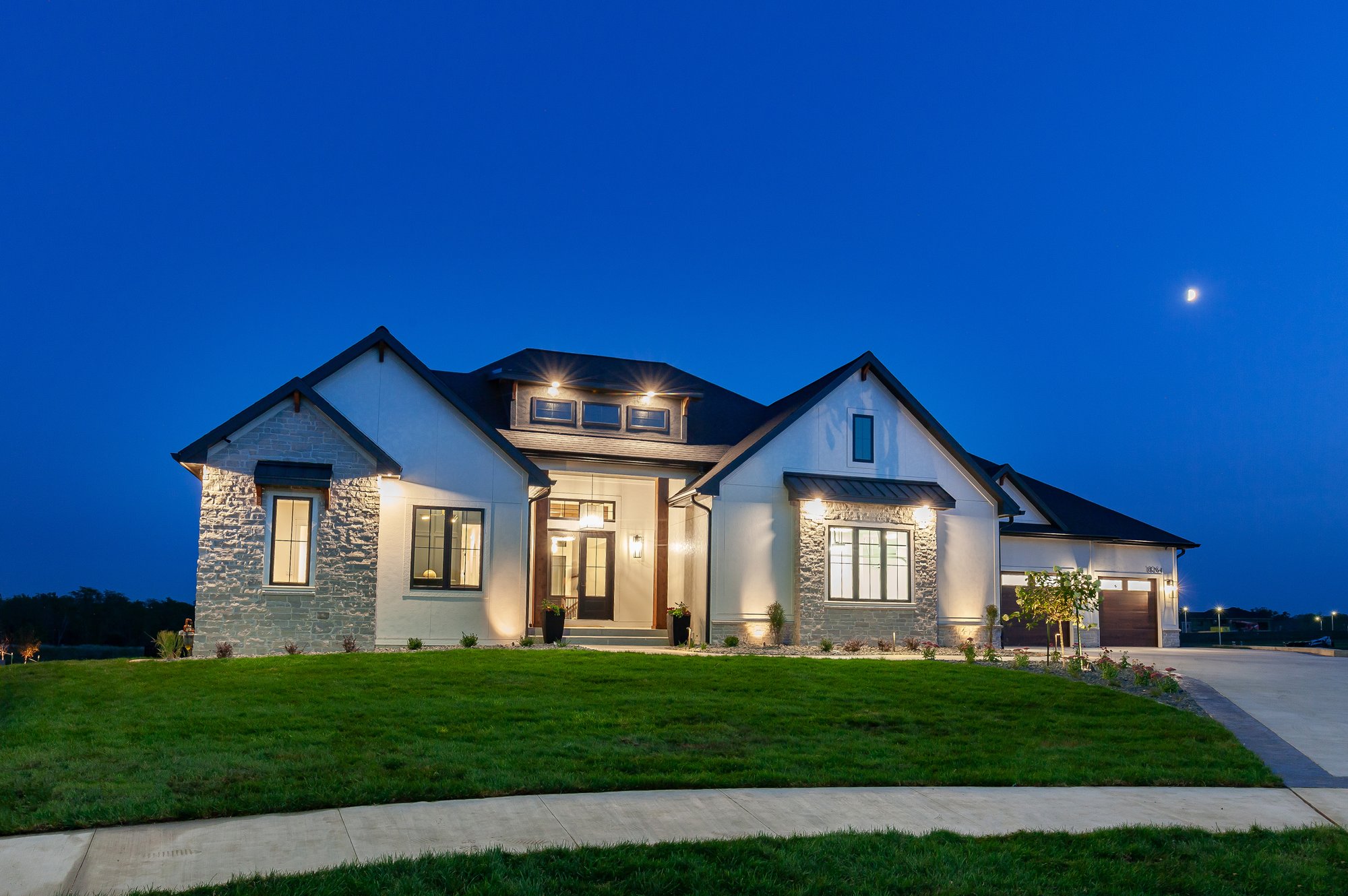 Embarq_18264_Valleyview_Circle_Clive_MLS_Twilight_September_2024 (17)